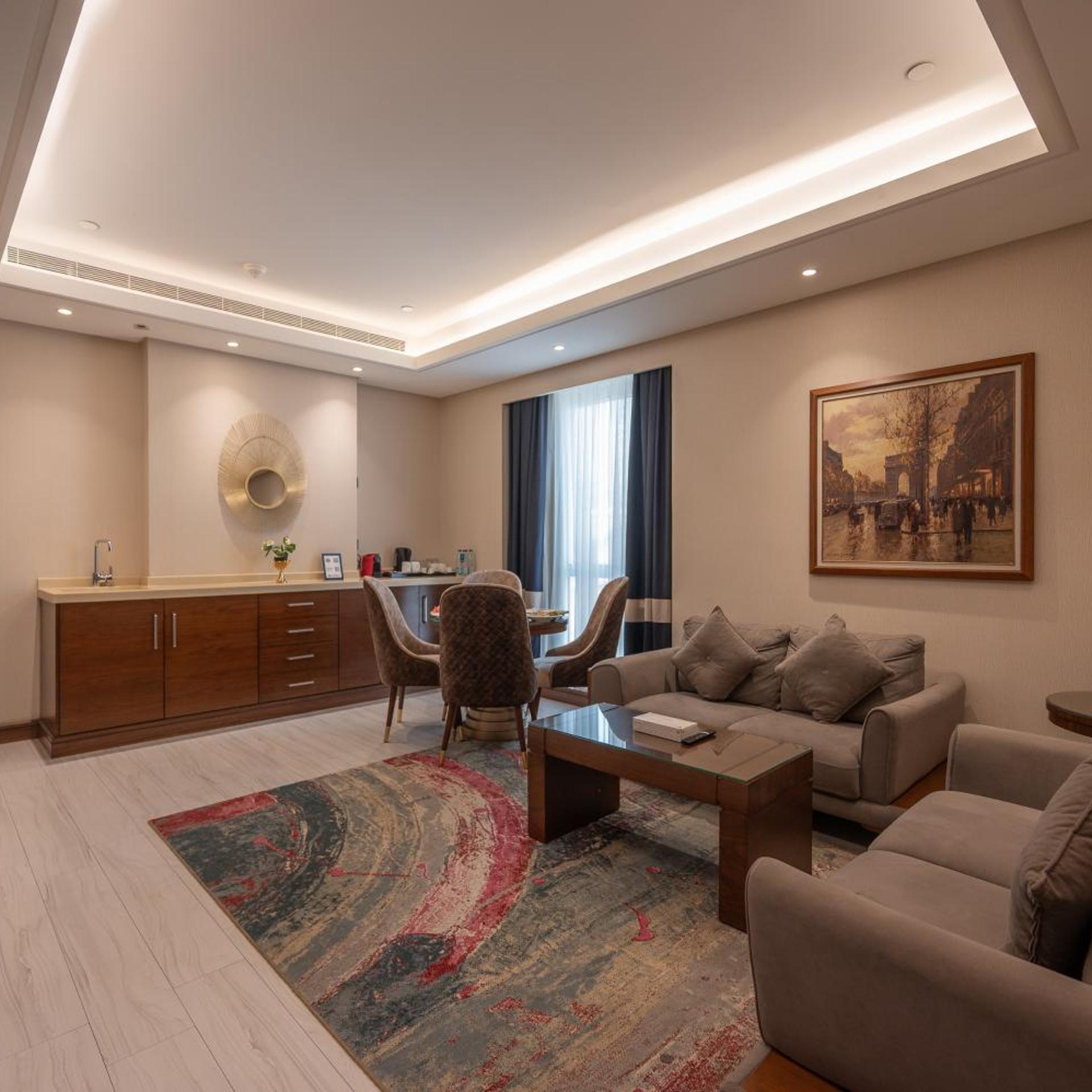 فندق ويك اند صاري(Weekend Hotel Sari) 67/80