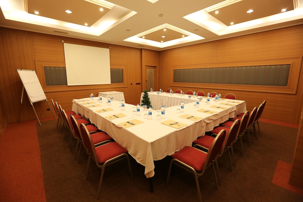 Adora Golf Resort Hotel 42/62