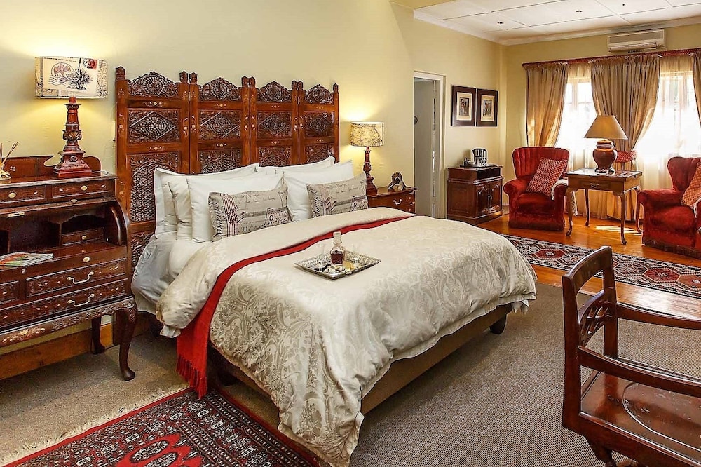 Riverside Lodge 6/50