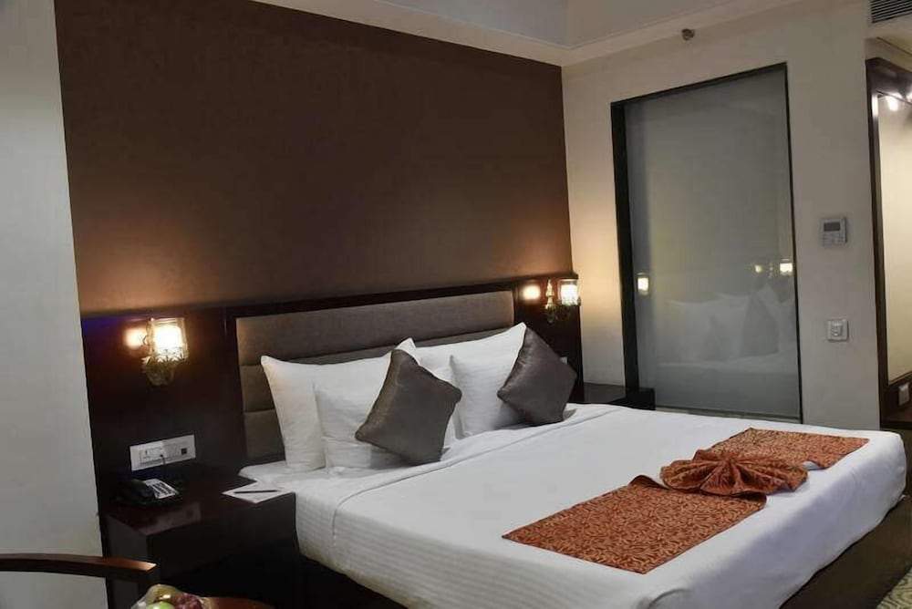 غرفة ديلوكس بسرير كينج، Pride Hotel And Convention Centre 6/10