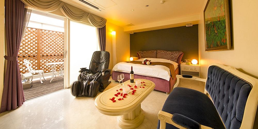 V Hotel - Adults Only 32/50
