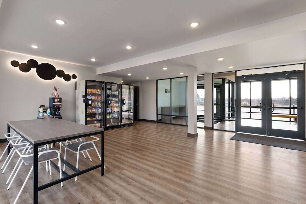 ECHO Suites Extended Stay by Wyndham Nashville/ Gallatin 54/69