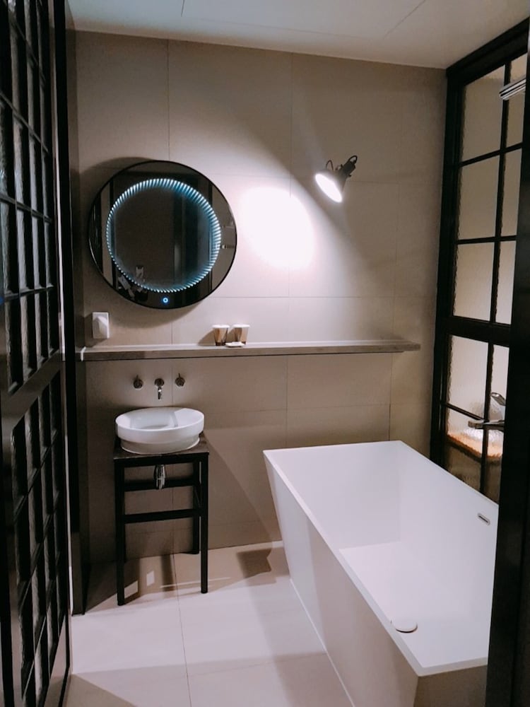 Yeoubi Hotel 46/61
