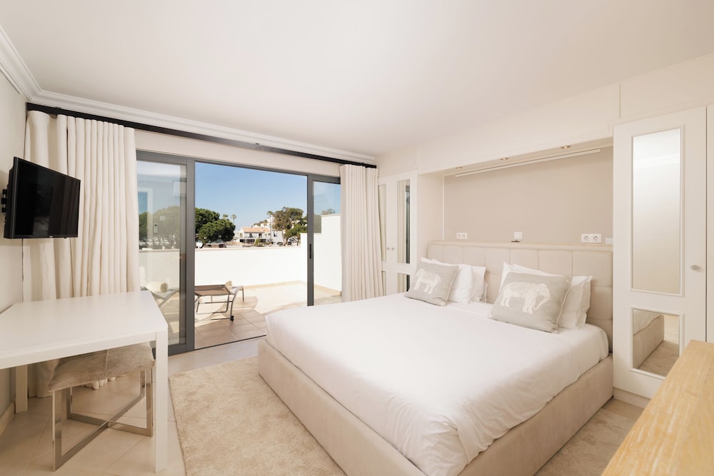 3 Bedrooms, Deluxe, Apartment, Queen and Twin Beds