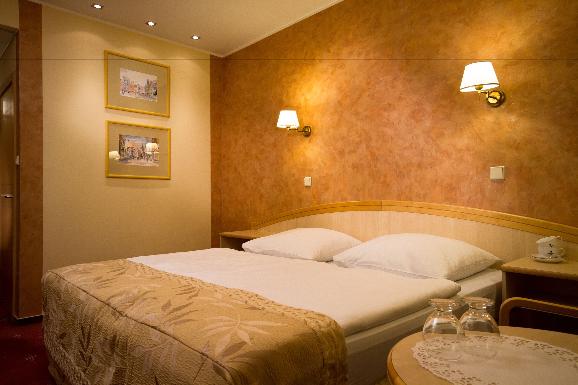STANDARD, SINGLE, QUEEN BED