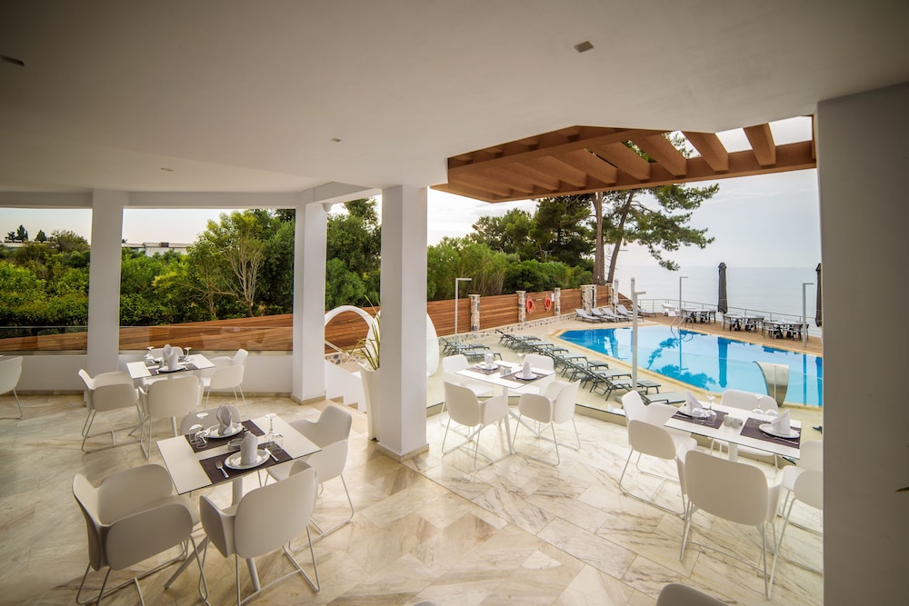 POSEIDON HOTEL 55/71