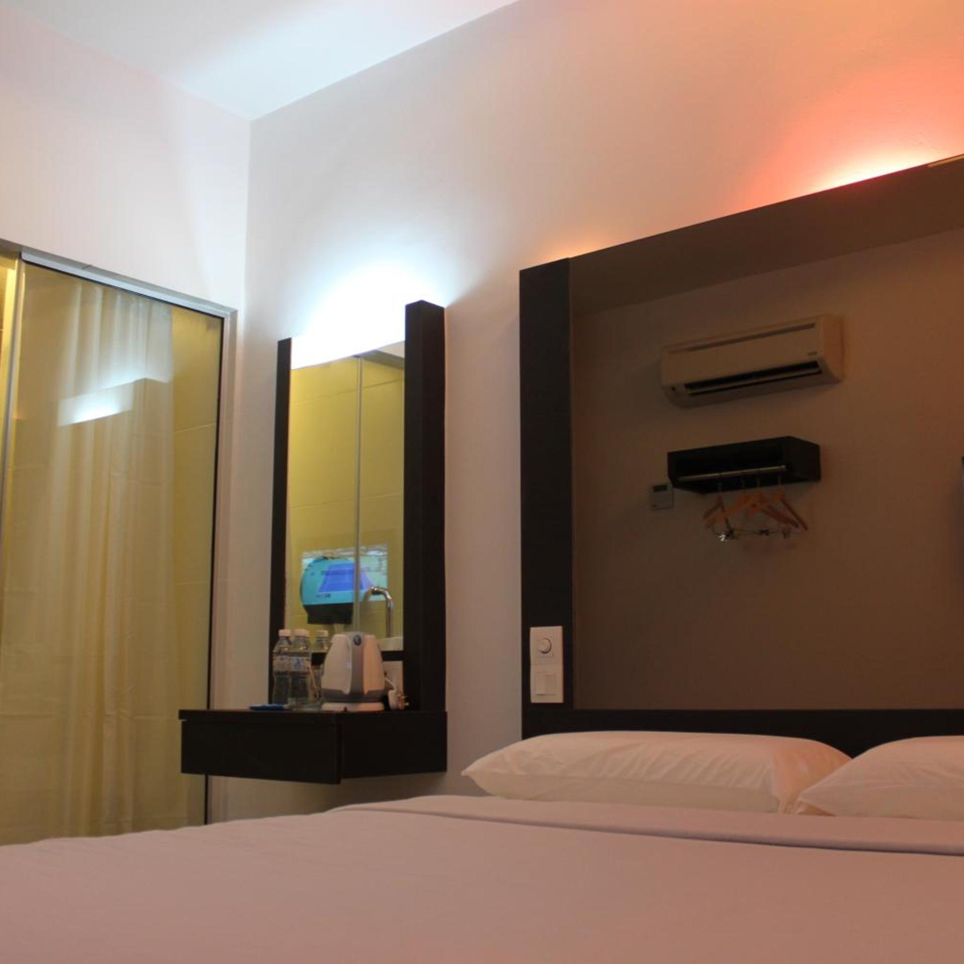 Dream Hotel 16/36