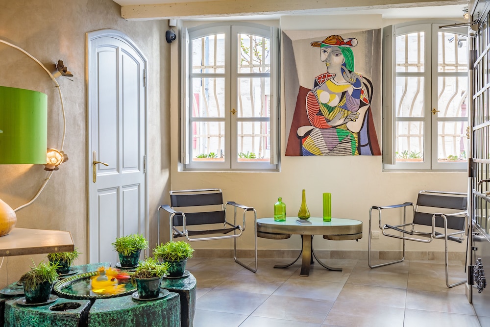 Hotel La Suite 56/75