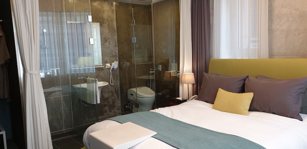 Cocomo Hotel And Gallery 15/54