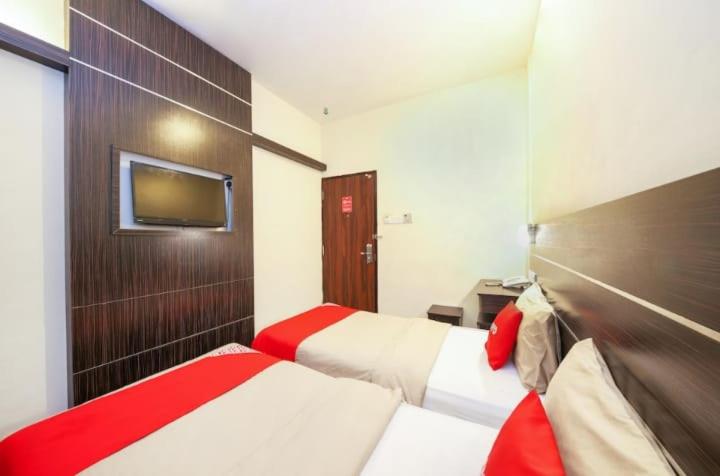 Oyo 108 Golden Palace Hotel 24/50