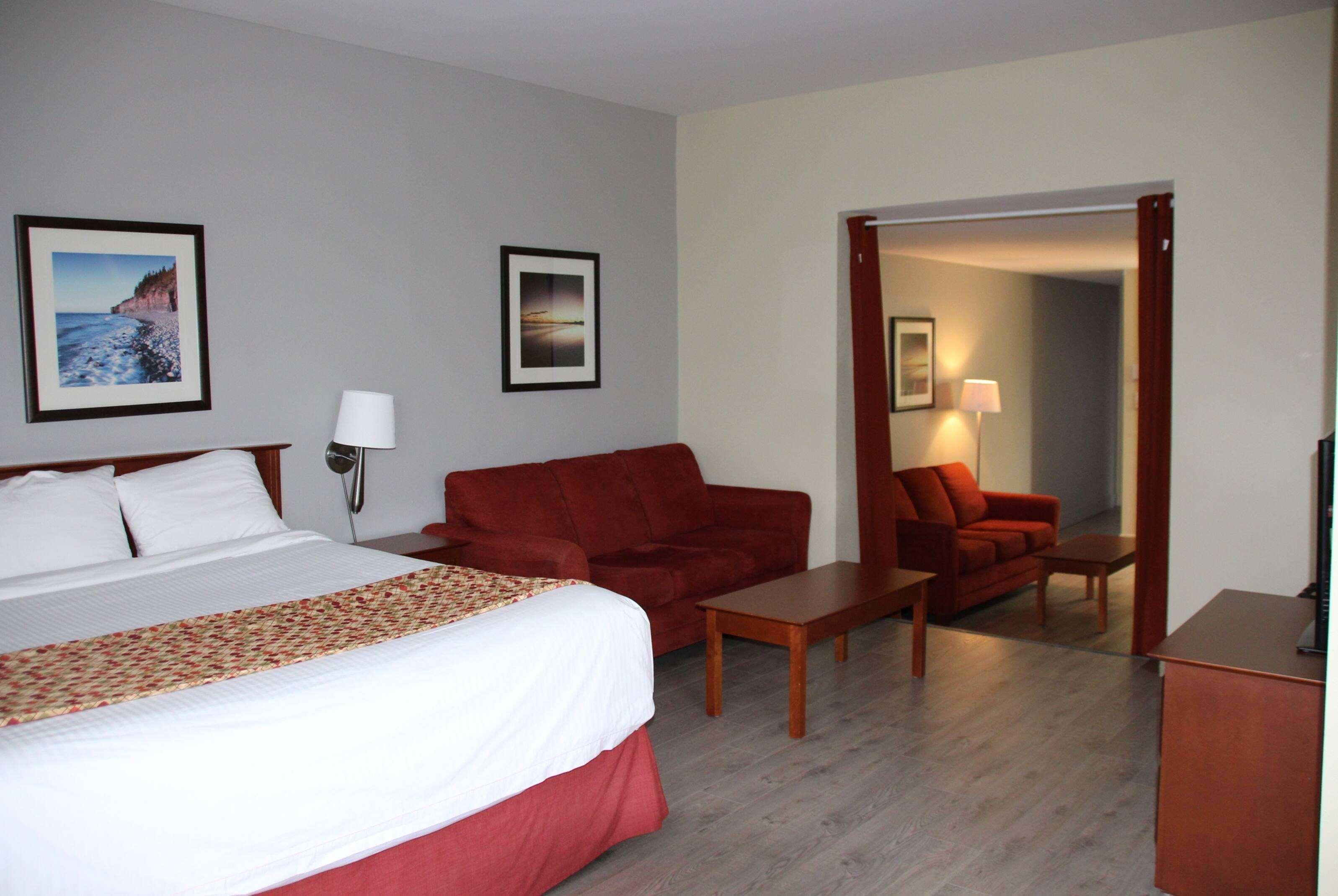 Efficiency, Suite, King and Queen Bed