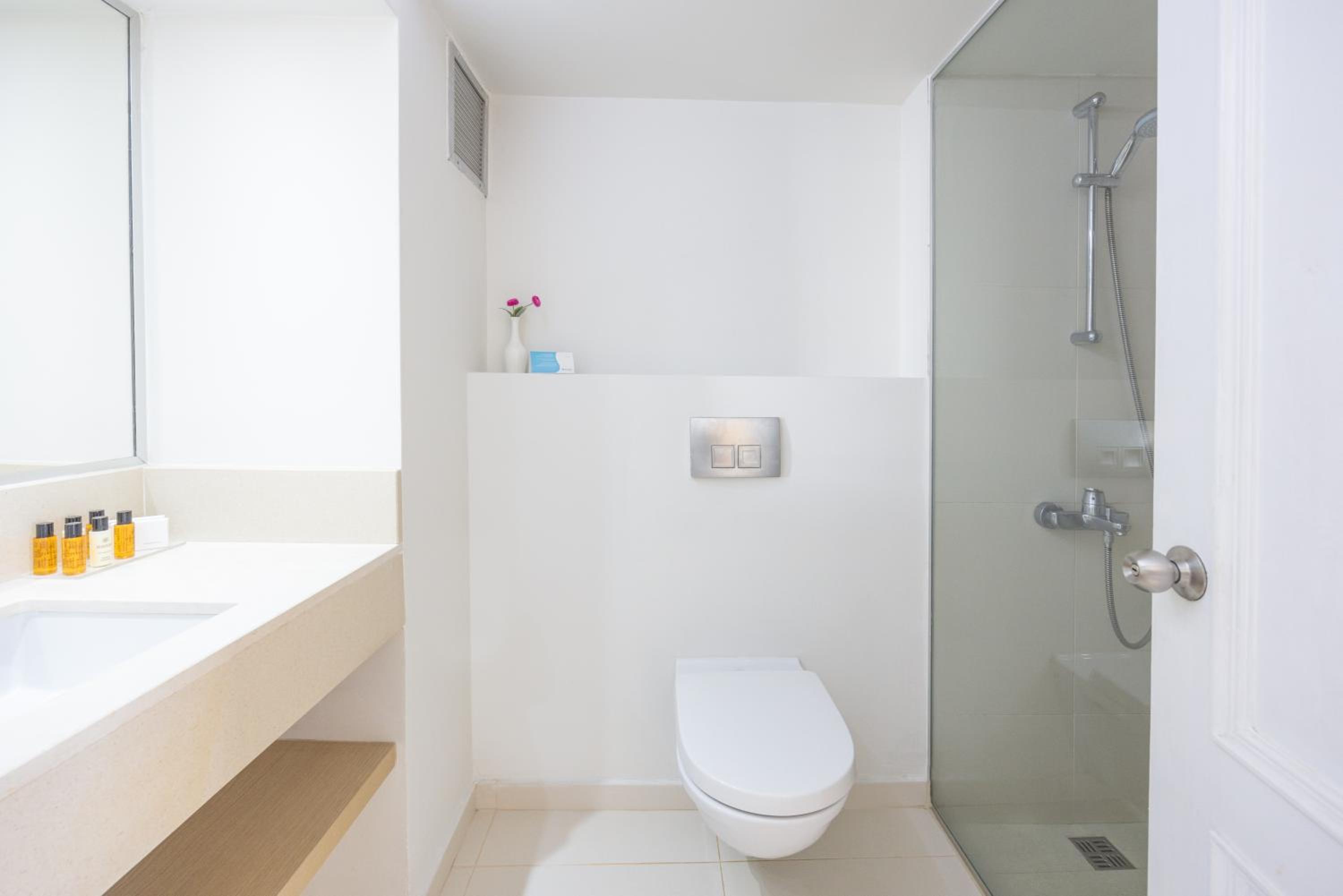 Standard, Triple, Single Bed, Lateral Side Sea View، Sandy Beach Hotel & Spa 5/9