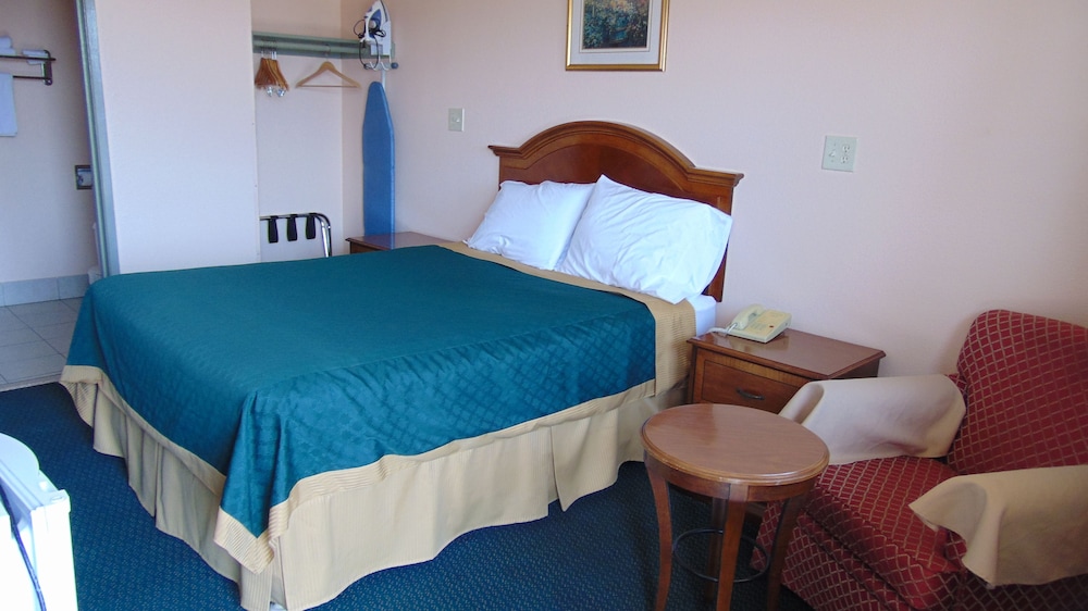 CORCORAN COUNTRY INN 8/48