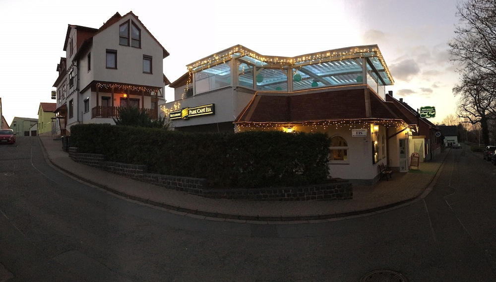 Hotel & Restaurant Park-Cafe Isa 3/50
