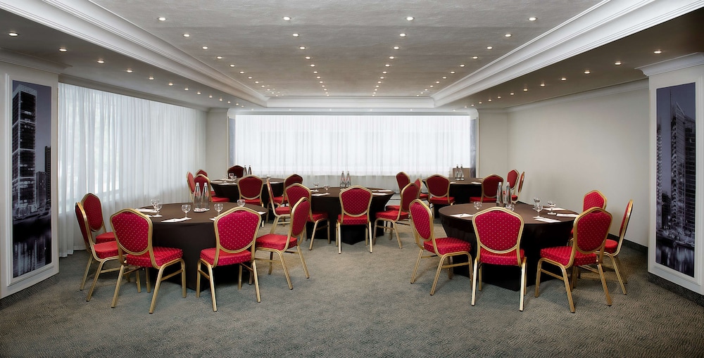 Radisson Blu Martinez Beirut 66/72