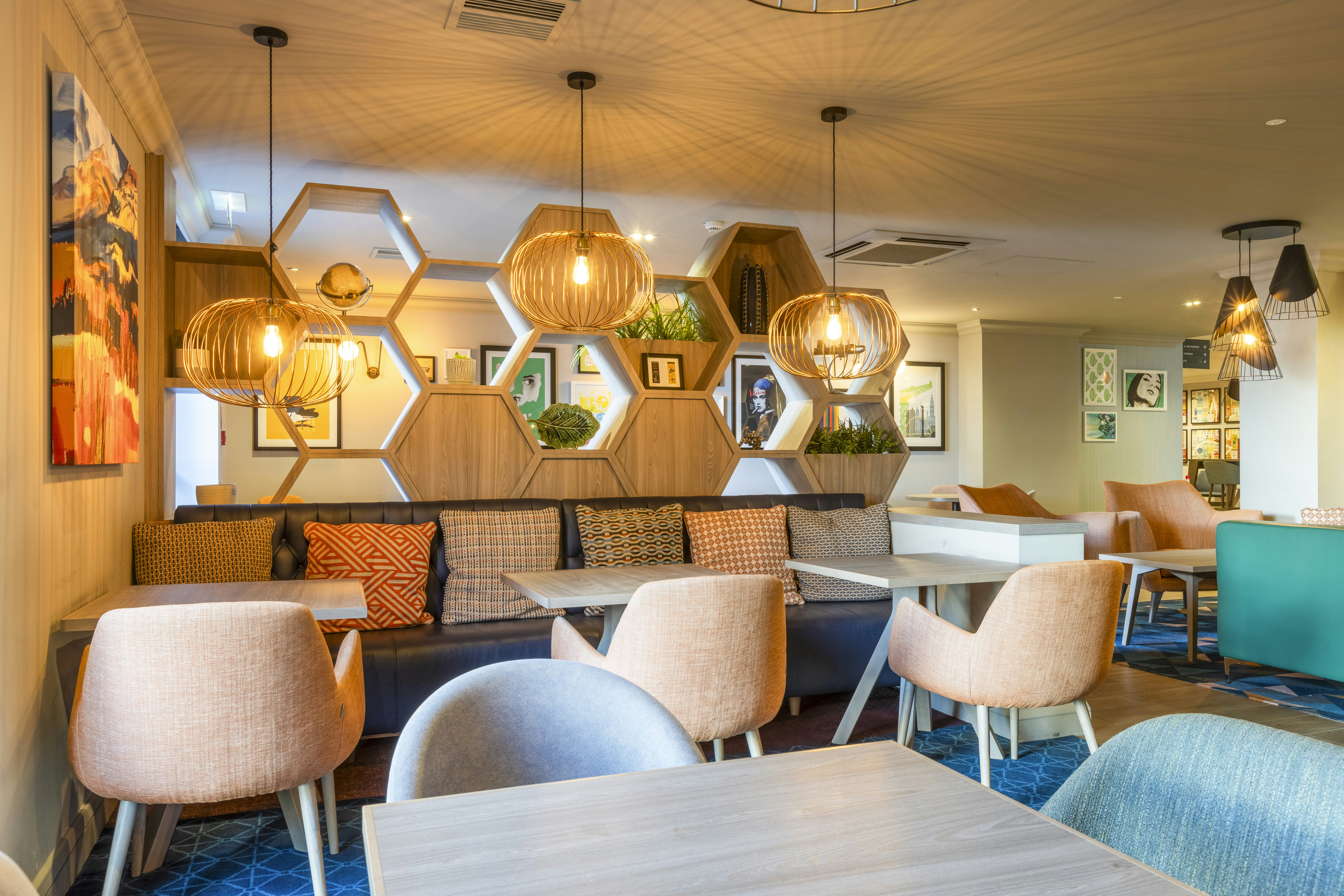 HOLIDAY INN GLASGOW AIRPORT 54/80