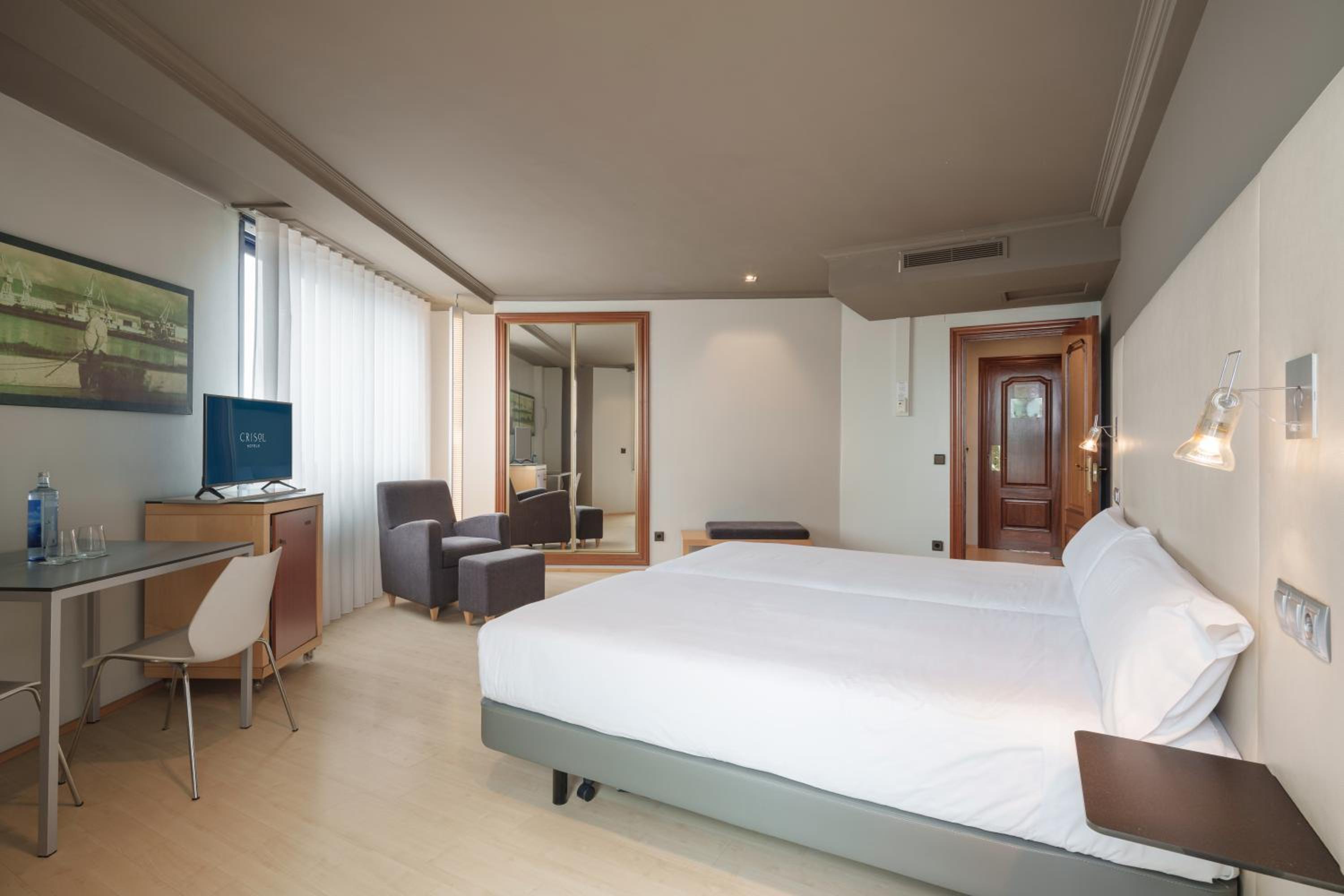 Superior, Twin Beds, City View
