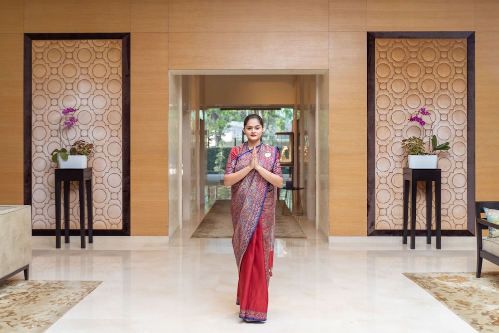 Taj Wellington Mews Luxury Residences 7/63