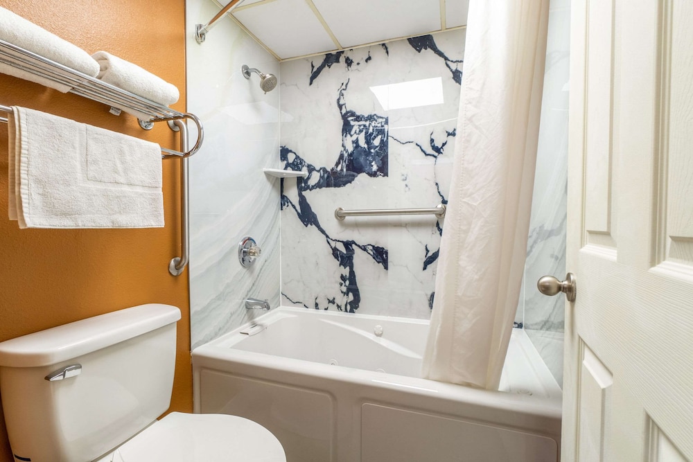 Quality Inn and Suites Corinth West 5/26