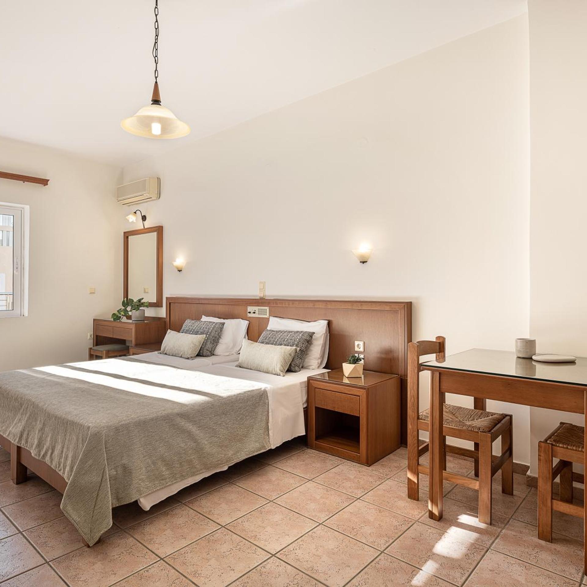 Studio, Double Bed