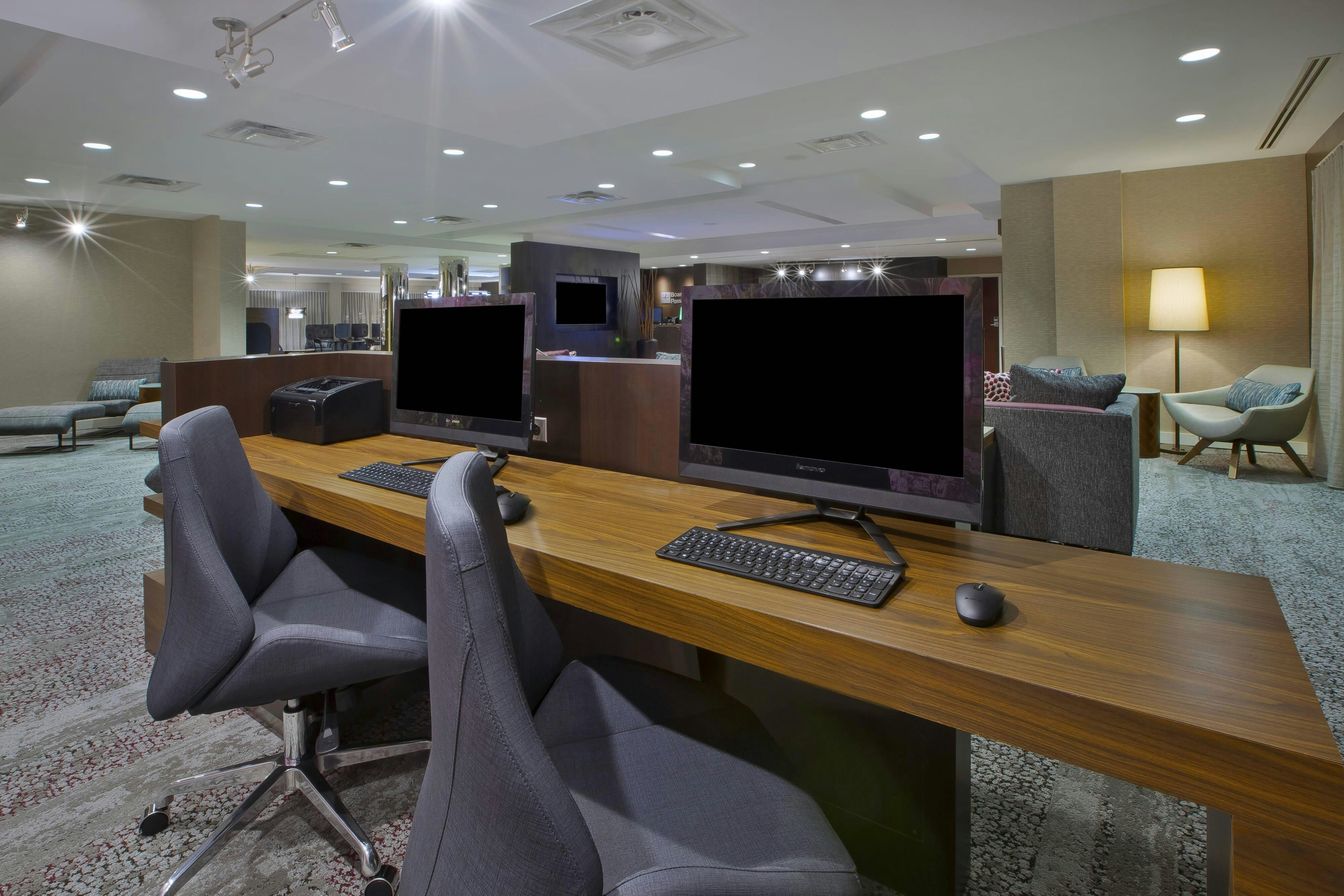 Courtyard Somerset by Marriott 11/17