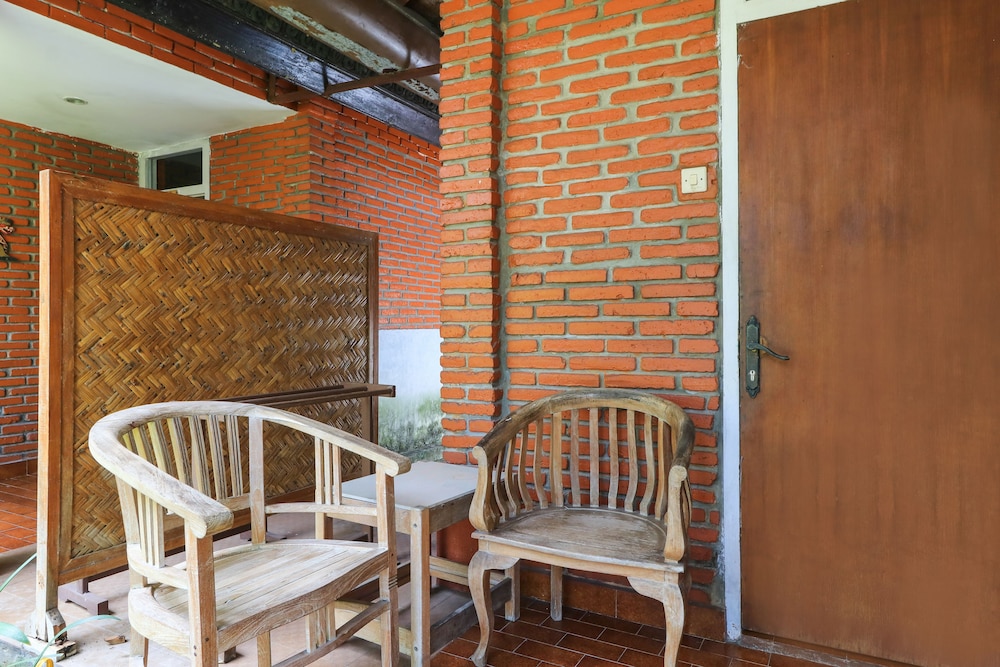 Ayu Lili Garden Hotel 36/48