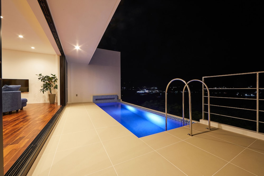 E Horizon Resort Condominium Sesoko 28/50