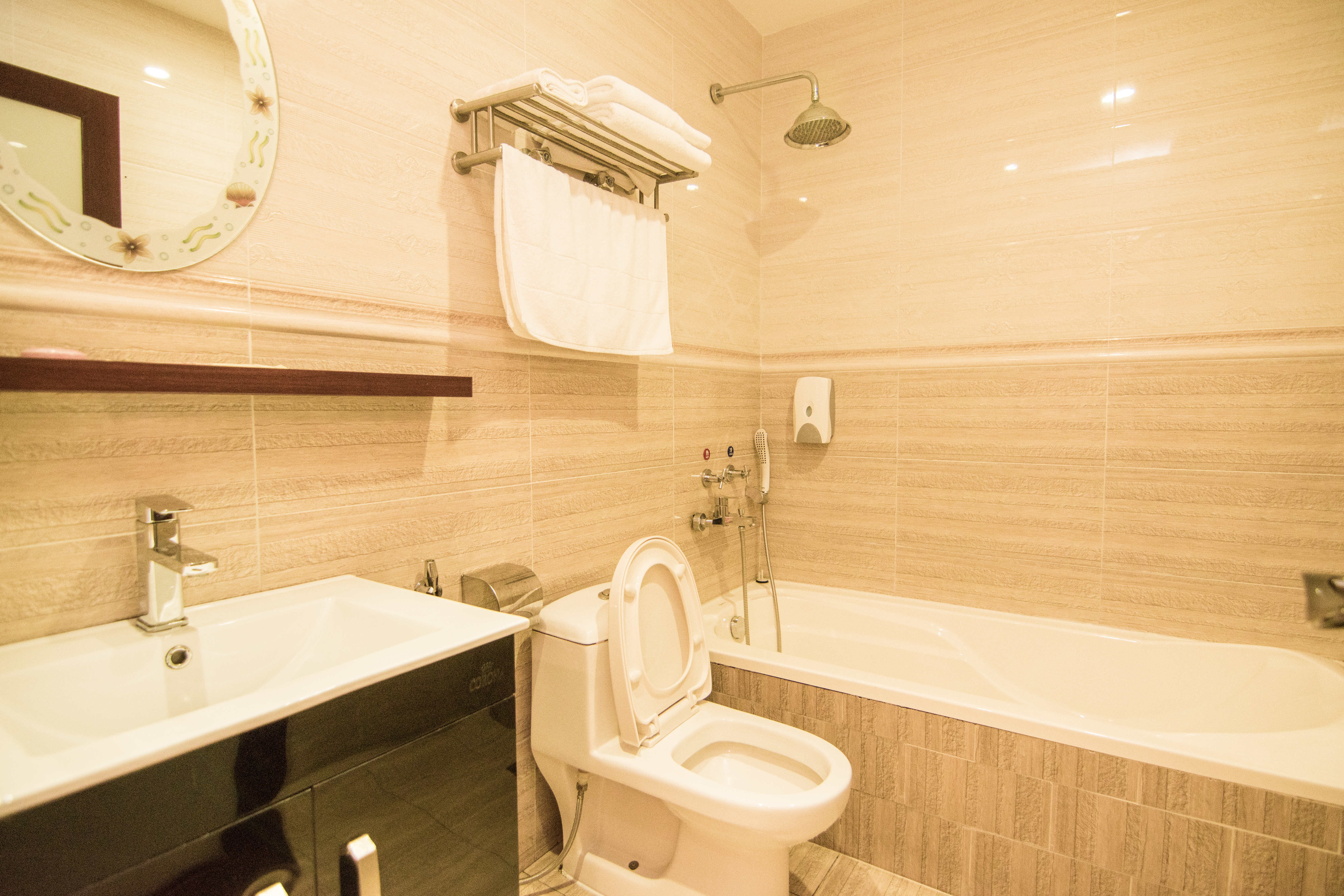 Suwara Hotel 35/36