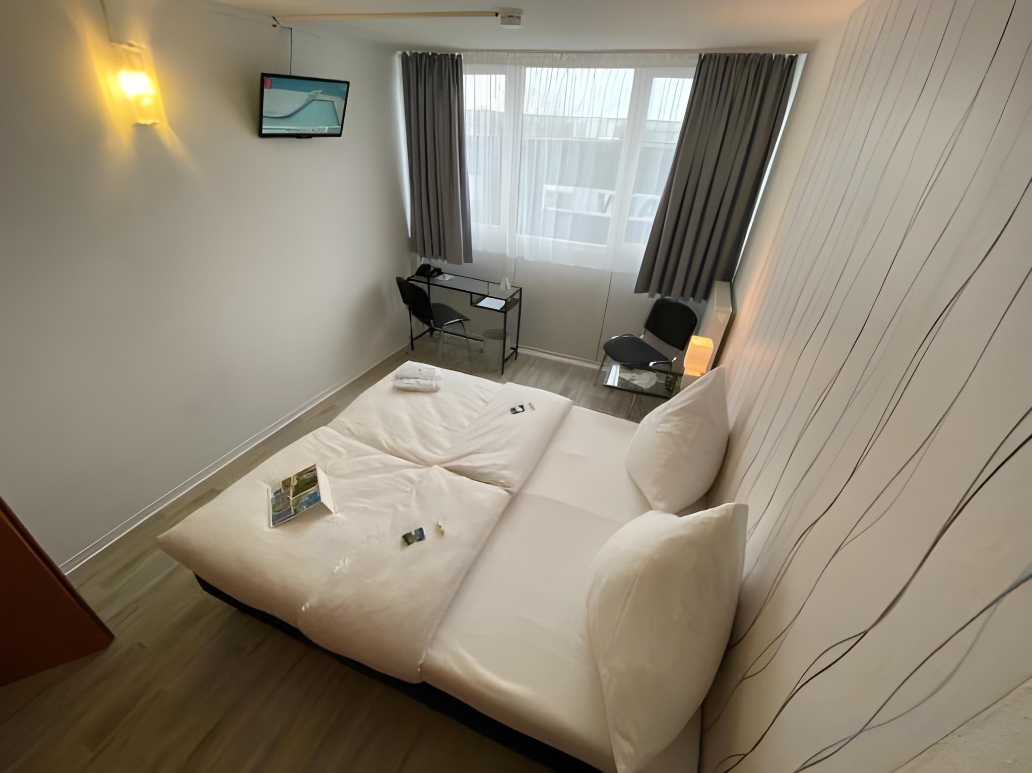 Smart, Double Bed