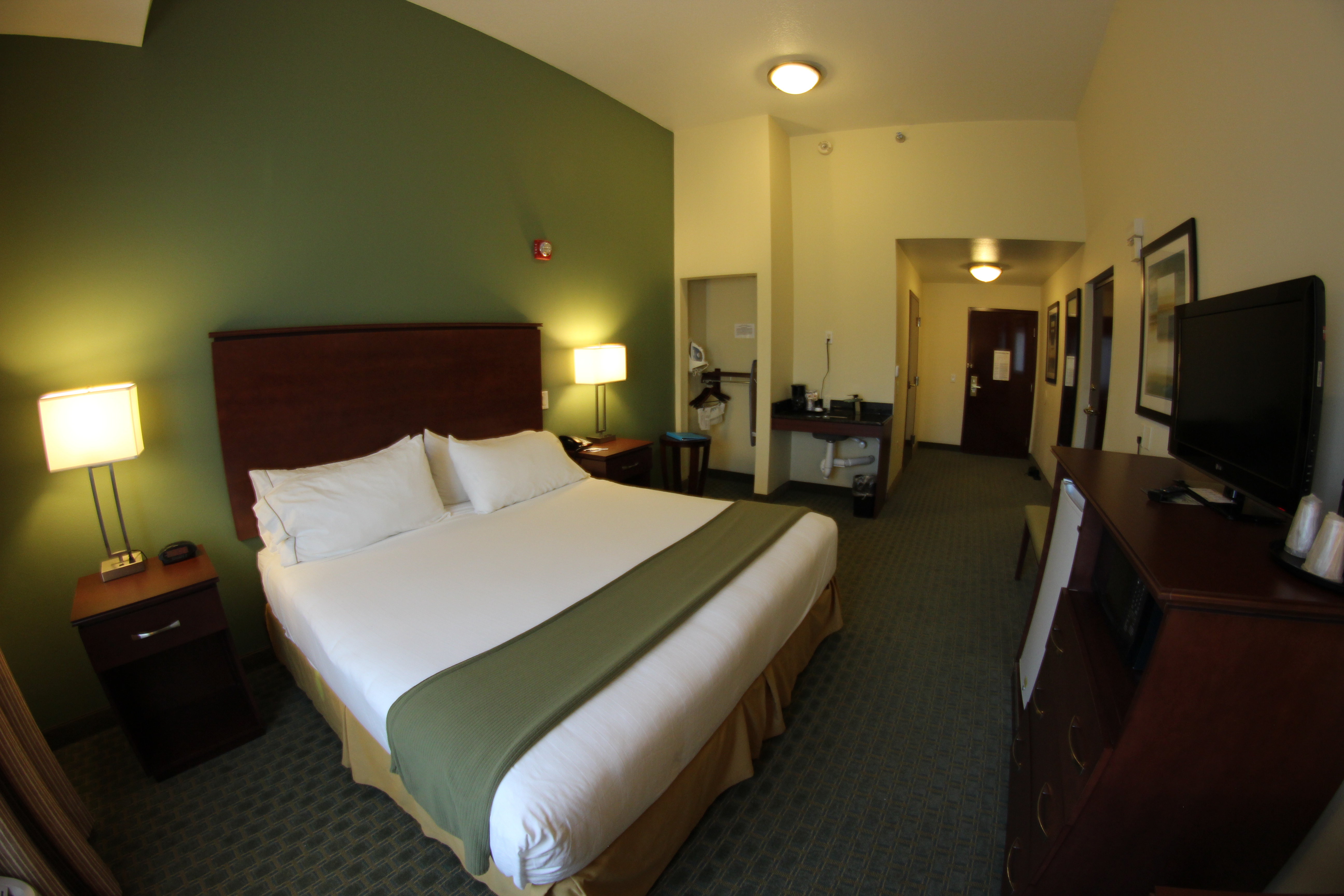 Holiday Inn Express and Suites Cocoa 14/50