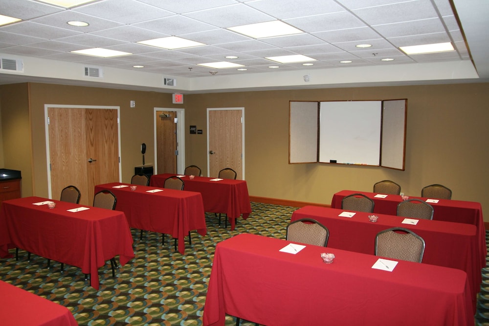 Hampton Inn Las Vegas North Speedway 38/44
