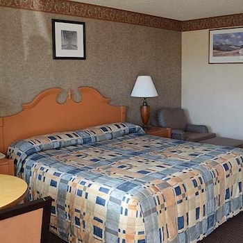 Gateway Inn Fairfield 8/23