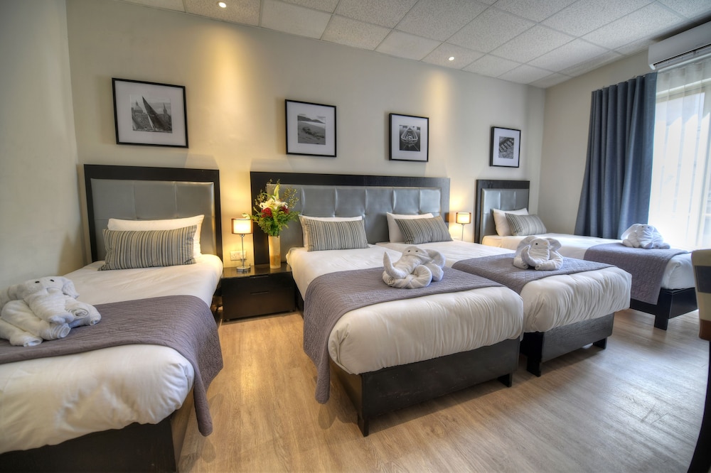St Julians Bay Hotel 16/68