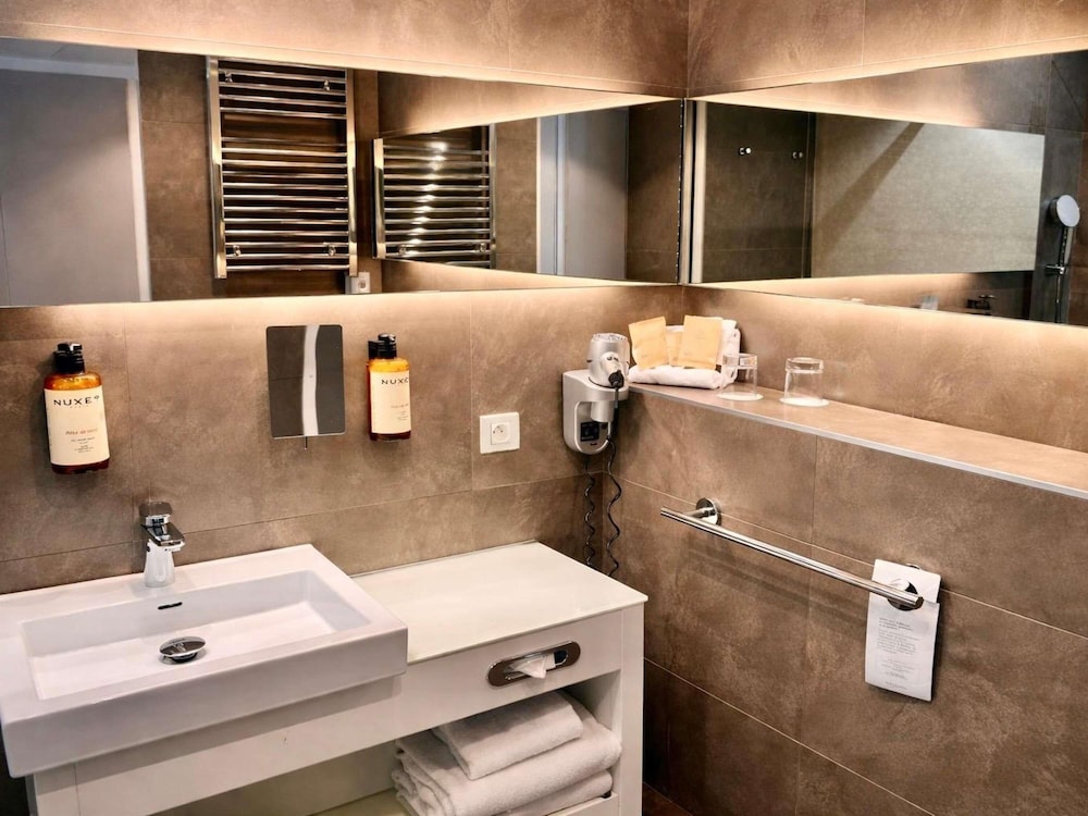 Mercure Paris Vaugirard Porte de Versailles 49/49