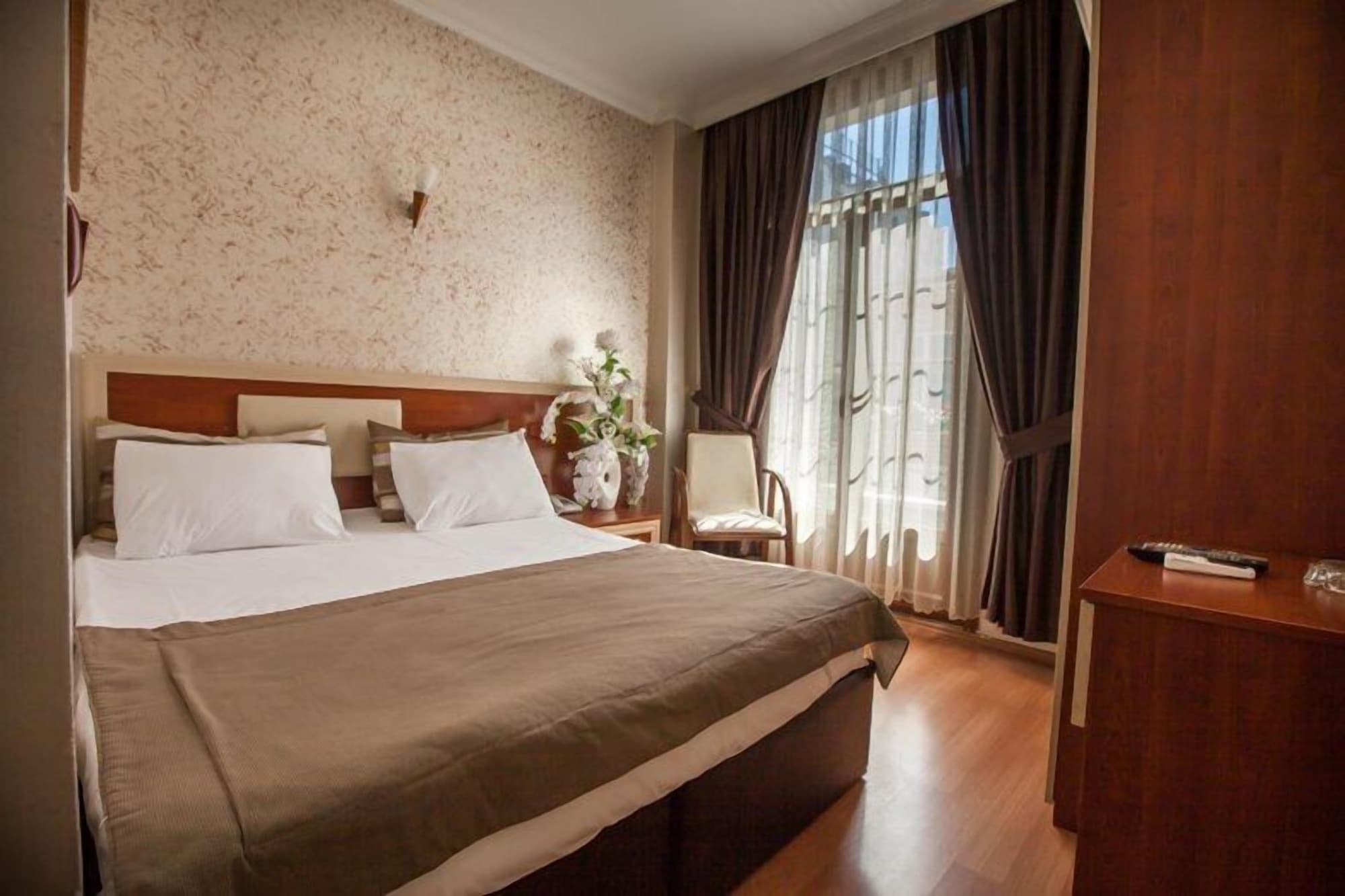 غرفة سوبيريور بسرير مزدوج بشرفة، Grand Hotel Palmiye 3/10