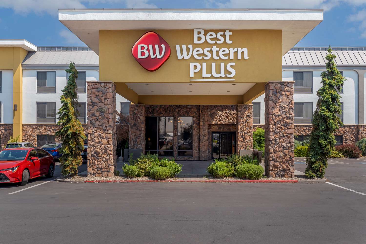 Best Western Plus Olympic Inn 72/73