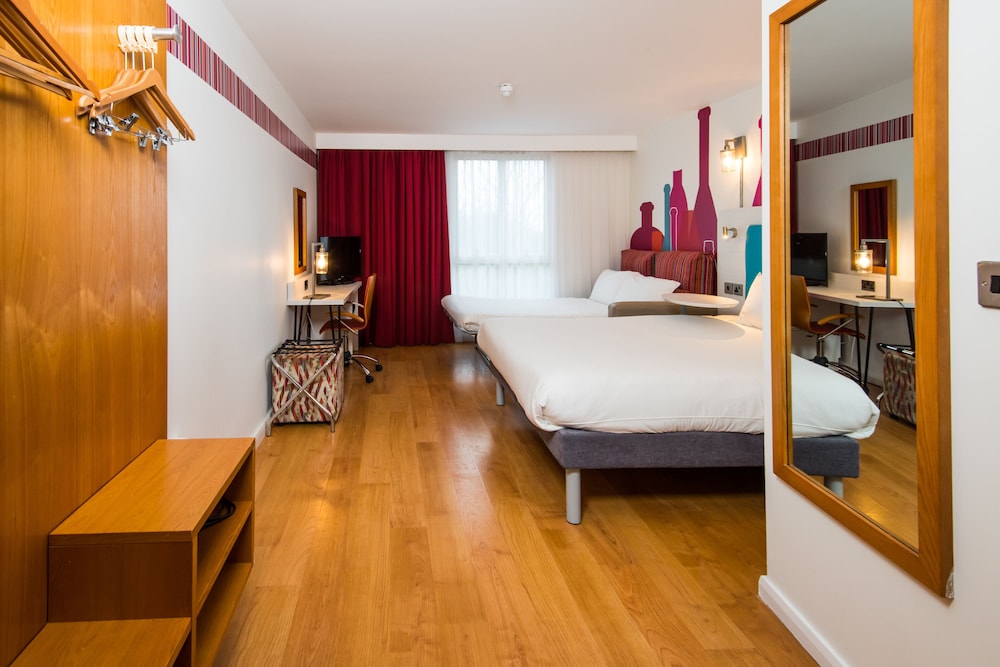غرفة عائلية بسرير مزدوج مع أريكة، Ibis Styles Barnsley 6/10