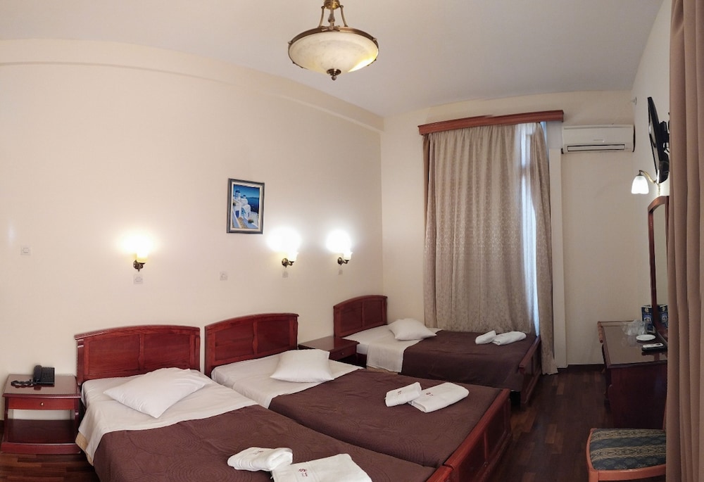 Cecil Hotel 36/70
