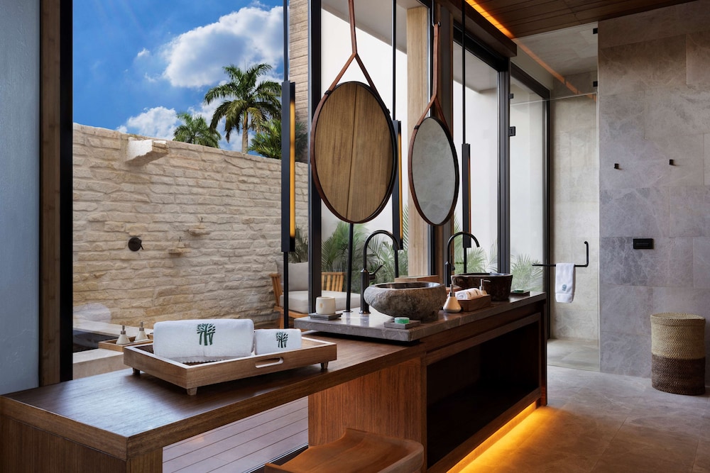 Banyan Tree Mayakoba 46/48