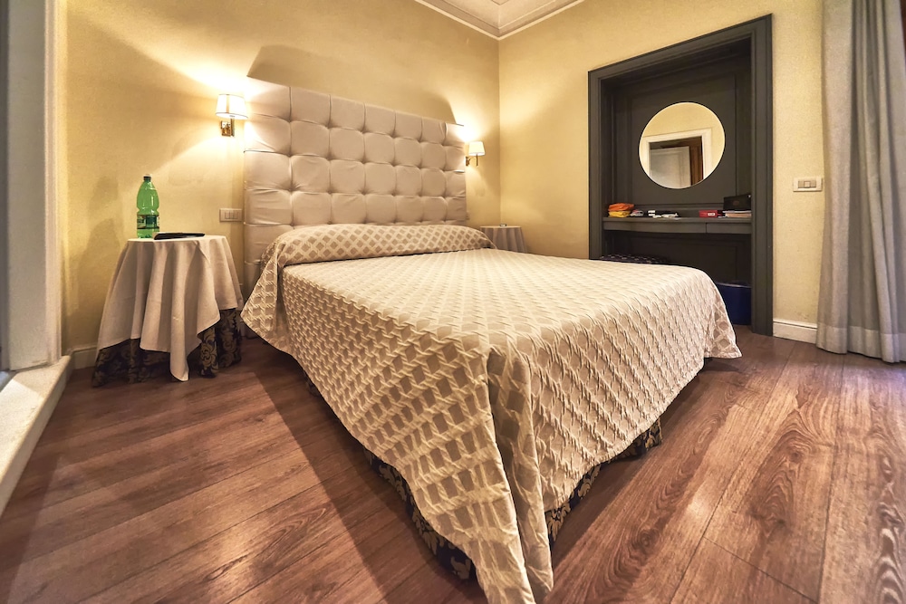 Townhouse Condotti 29 17/53