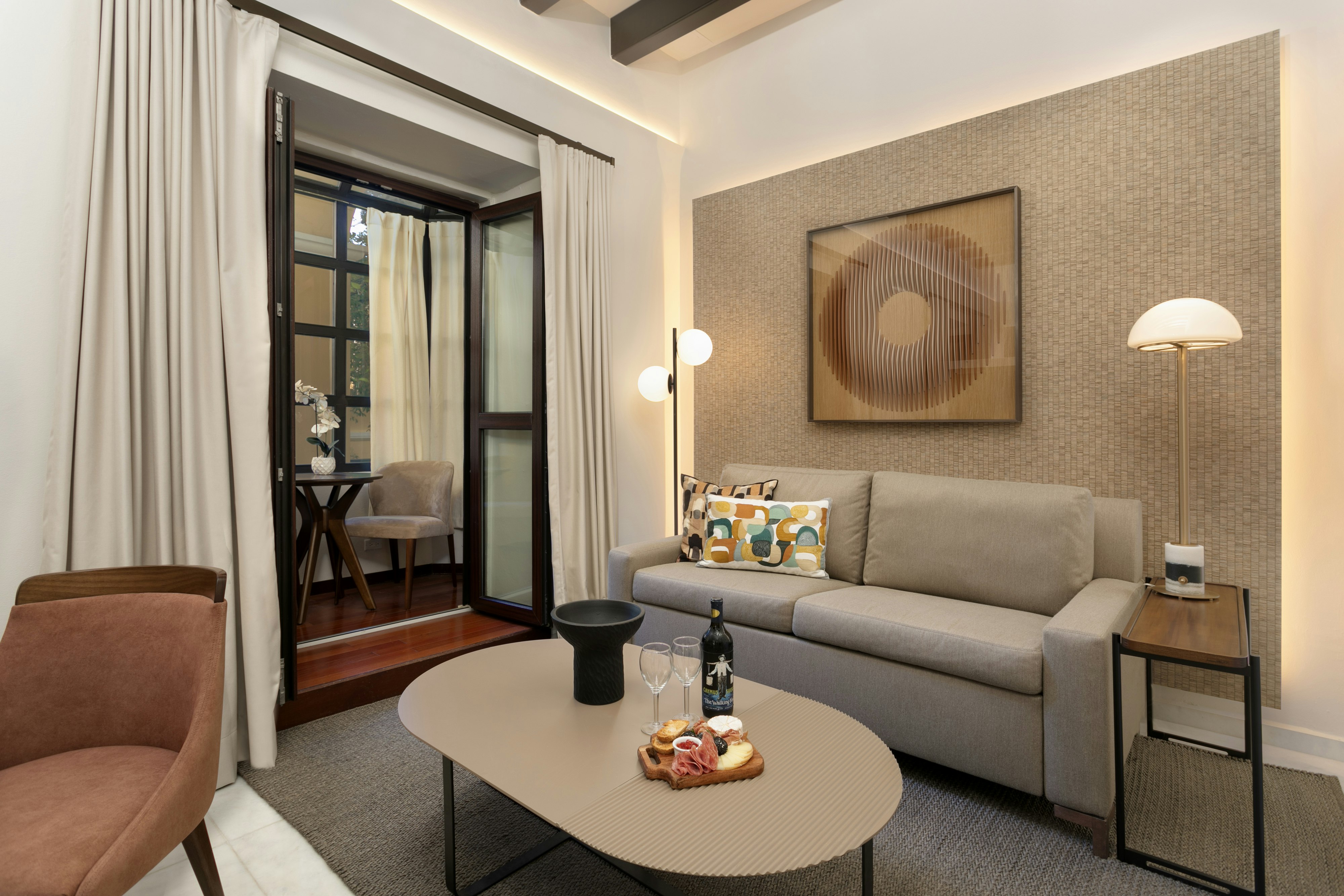 El Convento Hotel 52/75