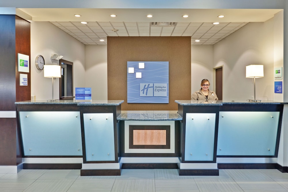 Holiday Inn Express Hotel Suites New Philadelphia 5/66