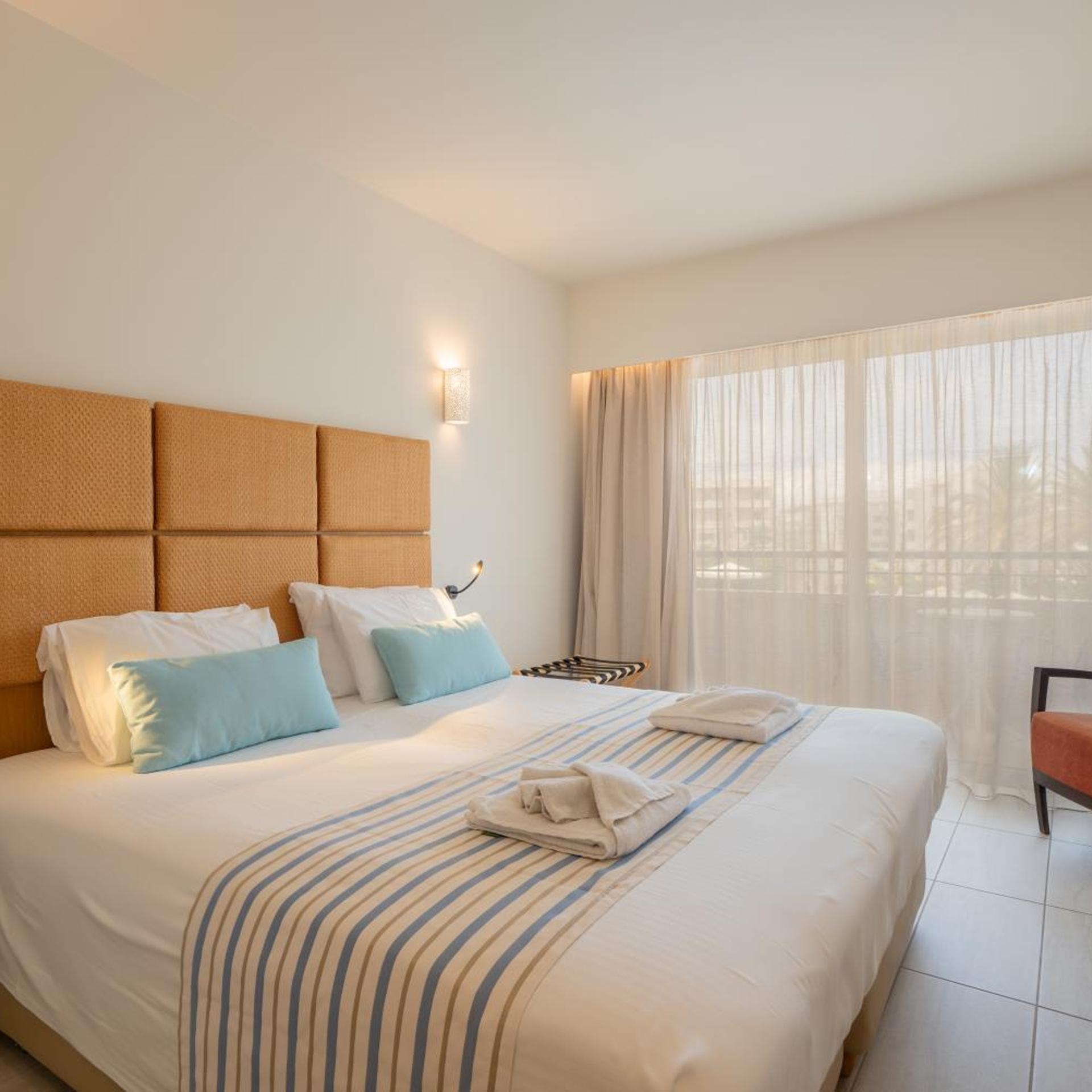 Deluxe, Double Bed