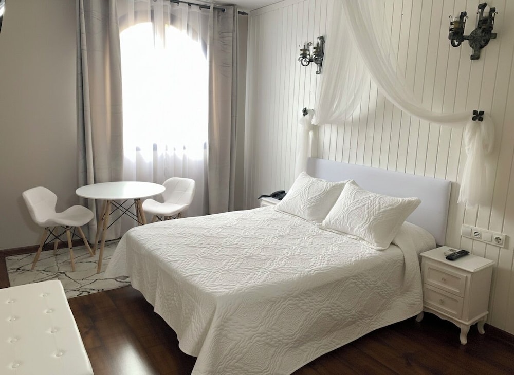 Hotel Castillo Bonavia 32/76