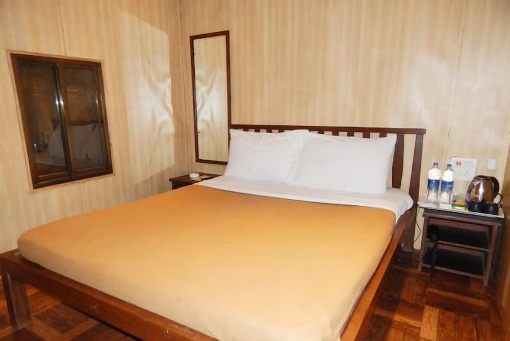 West End Hotel 20/49