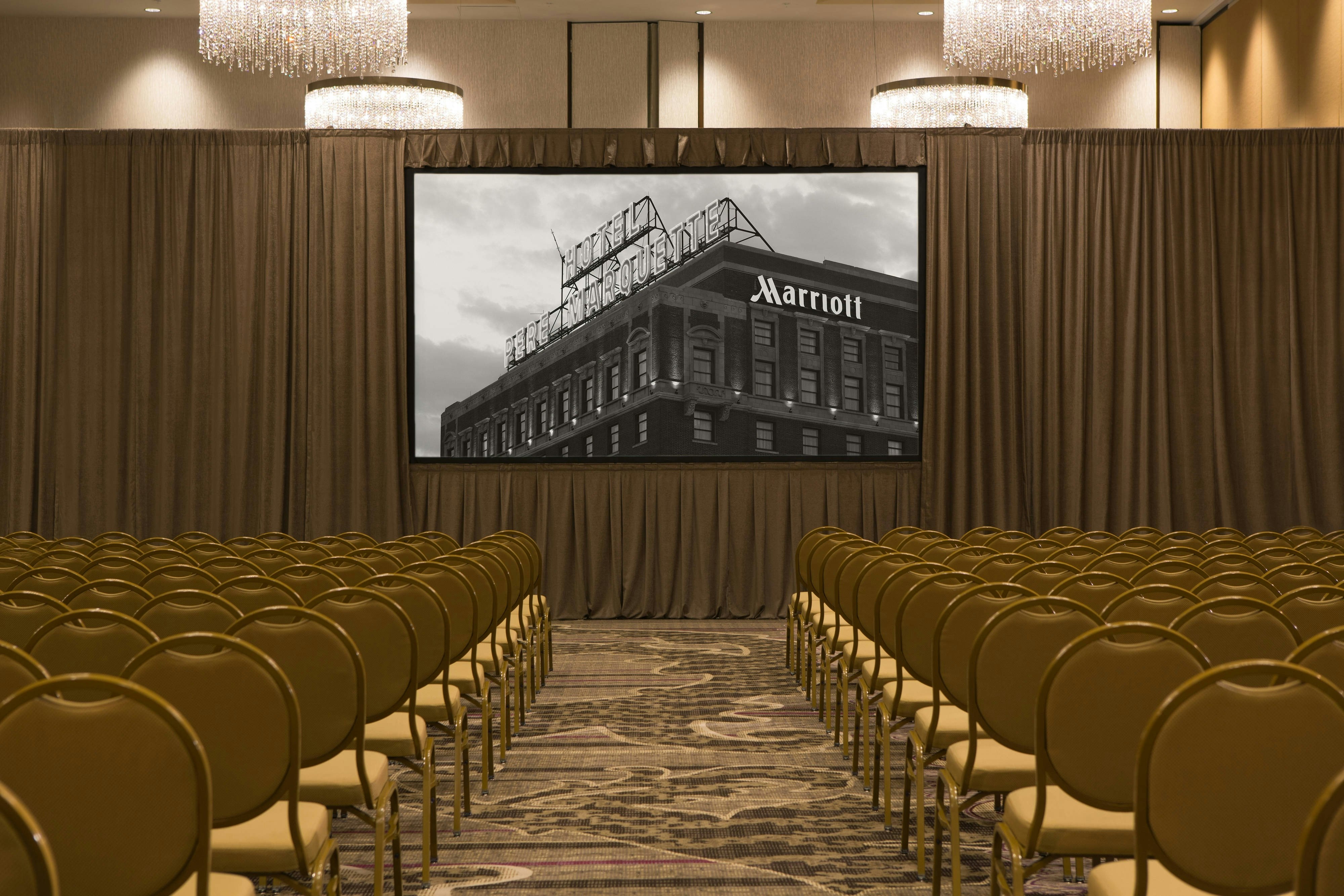 PEORIA MARRIOTT PERE MARQUETTE 42/50
