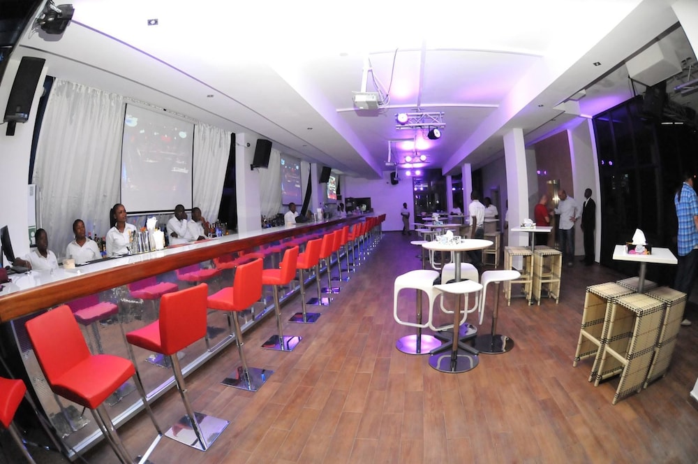 Murex Plaza Hotel and Suites 29/33