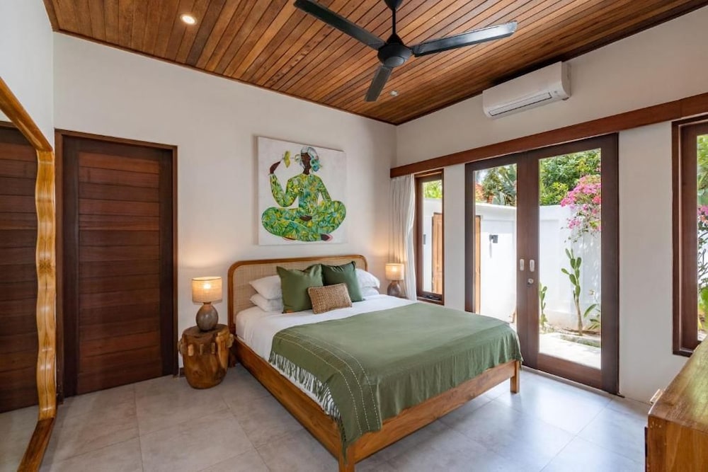 Castaway Resort 10/48