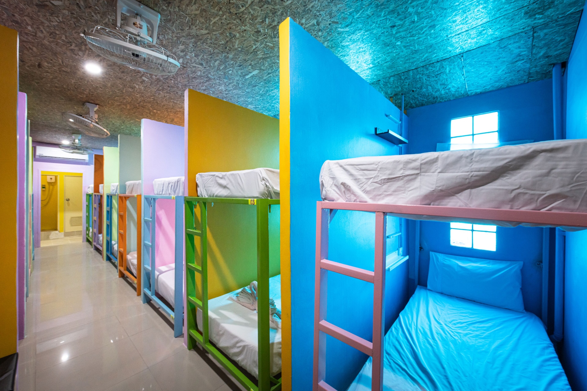 Mixed Dorm, Upper, 12 Beds, Shared Bathroom