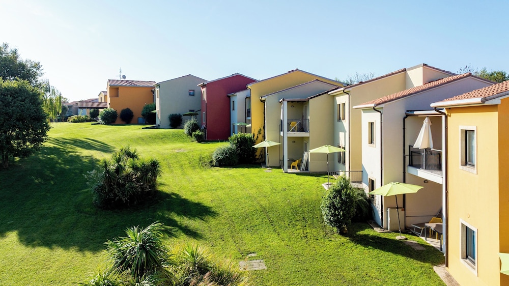 BELVEDERE VILLAGE 43/49